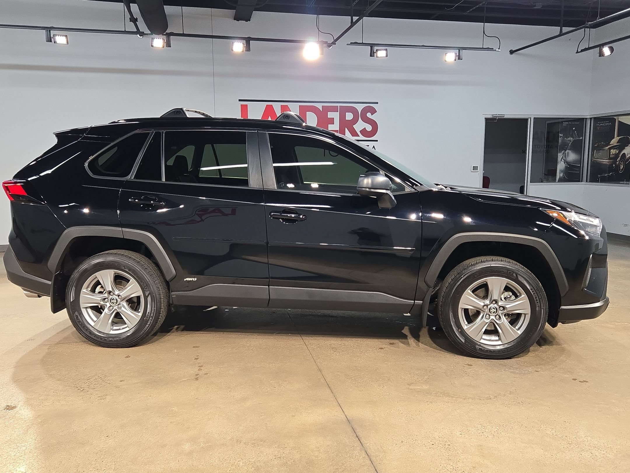 Certified 2024 Toyota RAV4 LE AWD/4WD image 8