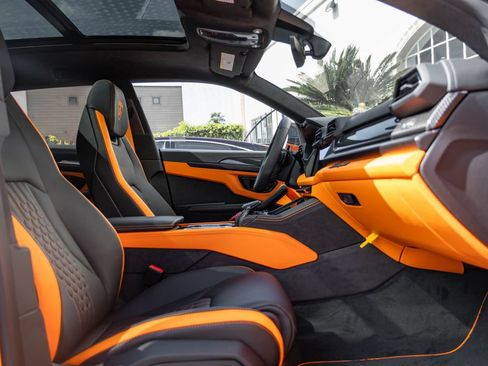 New 2026 Lamborghini Urus SE image 8