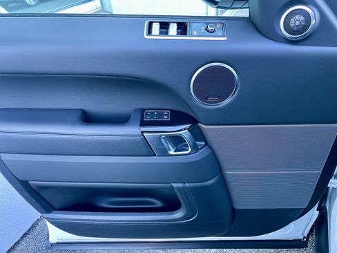 Certified 2022 Land Rover Range Rover Sport HSE Silver Edition image 12
