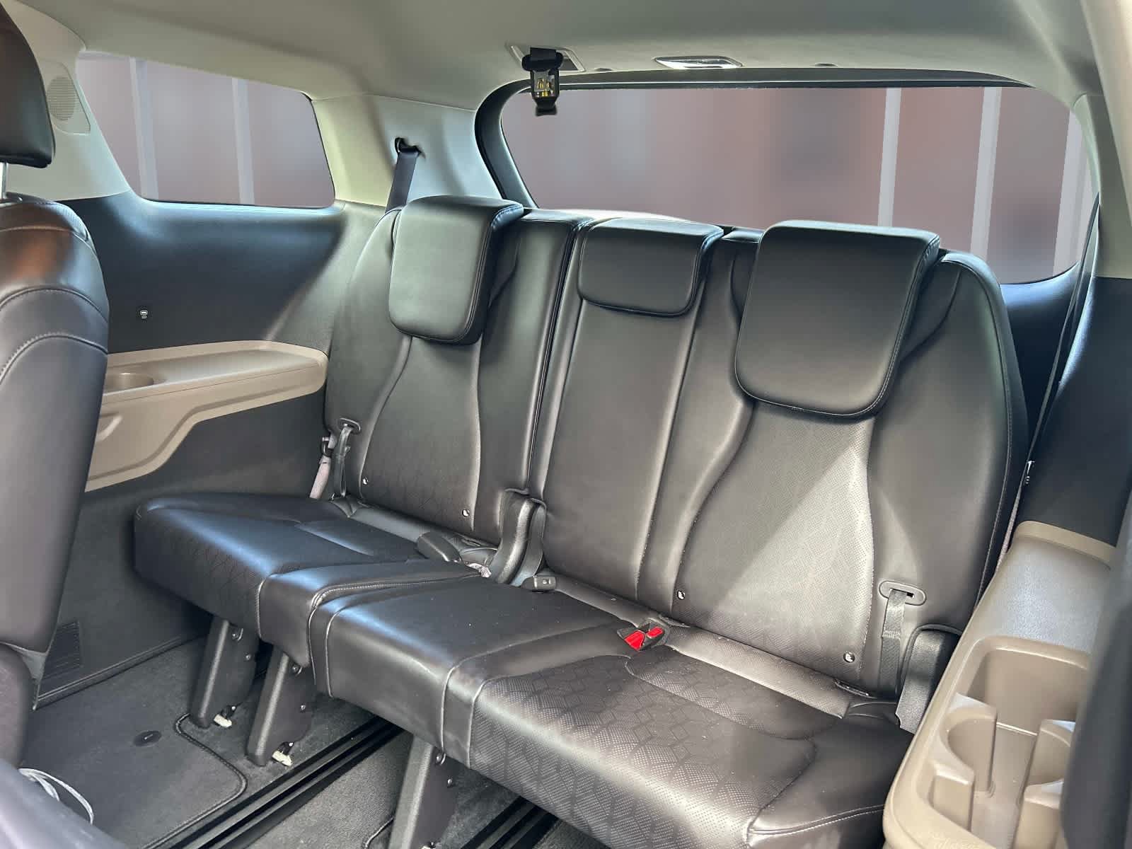 Used 2025 Kia Carnival FWD image 21