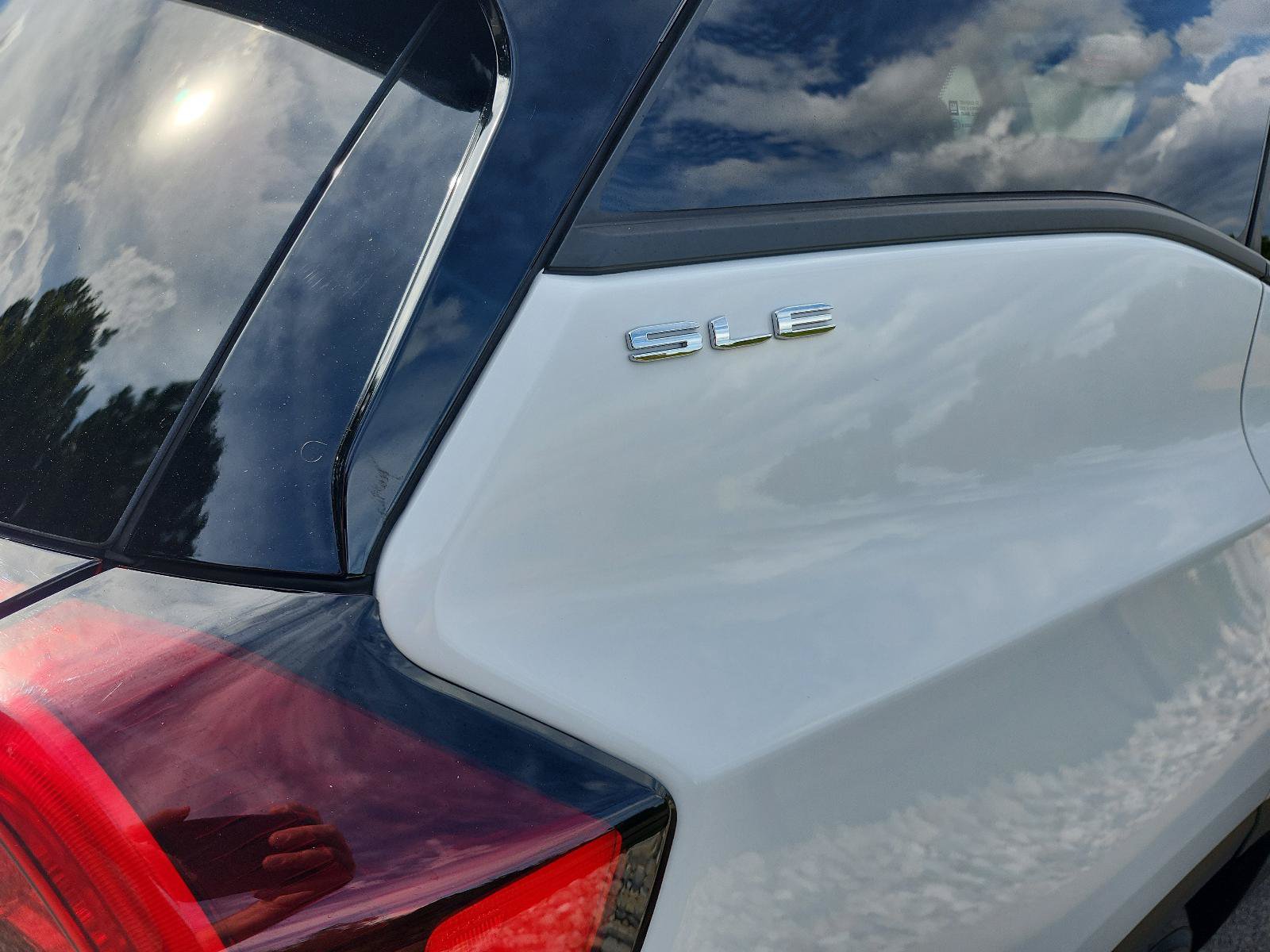 Used 2024 GMC Terrain SLE FWD image 5
