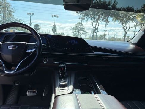 Used 2022 Cadillac Escalade Sport Platinum w/ LPO, ONYX Package image 12