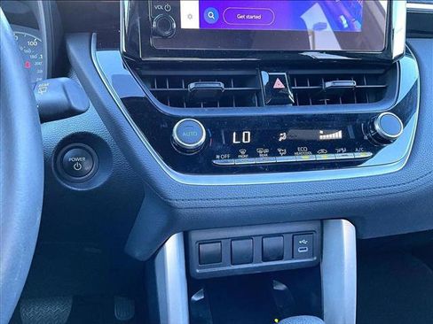 Used 2024 Toyota Corolla Cross SE image 24