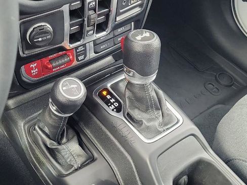 Used 2024 Jeep Wrangler Unlimited Rubicon w/ Capability Package AWD/4WD image 31