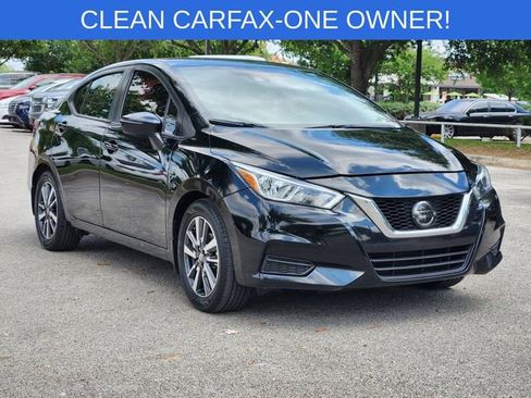 Used 2021 Nissan Versa SV image 2