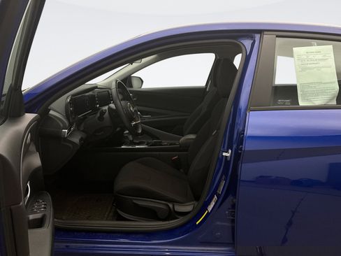 Used 2022 Hyundai Elantra SEL w/ Convenience Package image 8