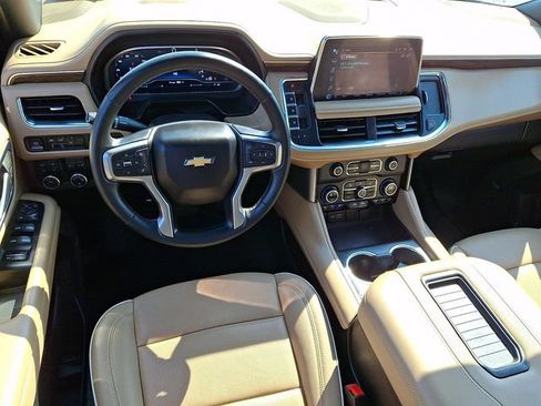 Used 2023 Chevrolet Tahoe Premier AWD/4WD image 2