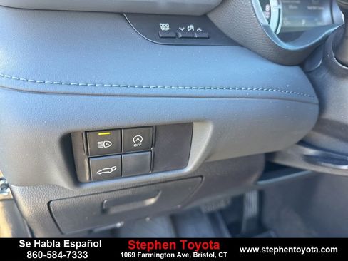 Used 2023 Toyota Highlander XLE image 15