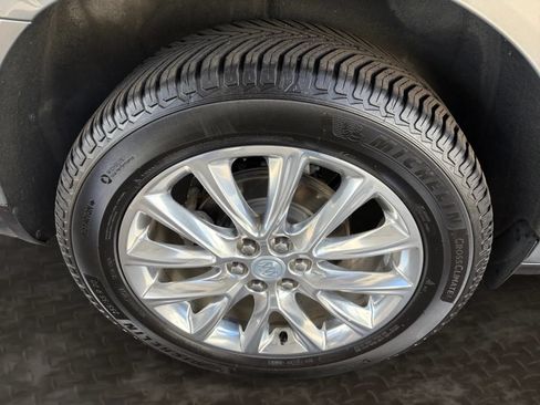 Used 2019 Buick Enclave Essence AWD/4WD image 42