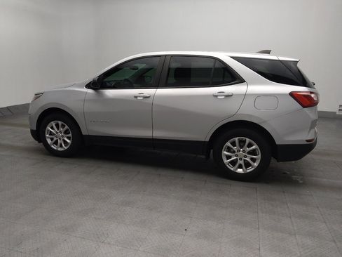 Used 2020 Chevrolet Equinox LS w/ LS Convenience Package FWD image 3