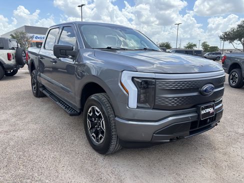 Used 2023 Ford F150 Lightning XLT AWD/4WD image 5