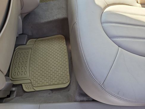 Used 2011 Buick Lucerne CXL w/ Driver Confidence Package image 19