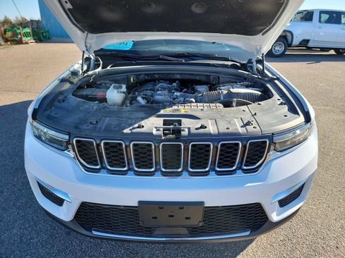 Used 2023 Jeep Grand Cherokee Limited AWD/4WD image 26