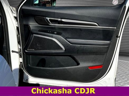 Used 2025 Kia Telluride S image 28
