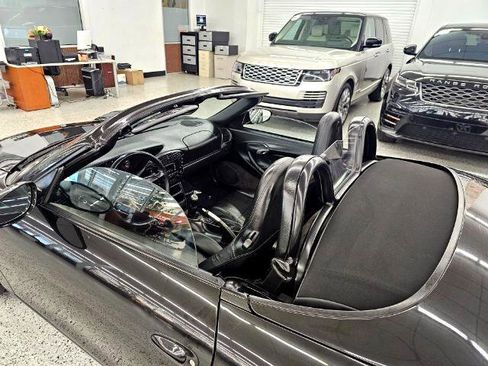 Used 2000 Porsche Boxster image 34