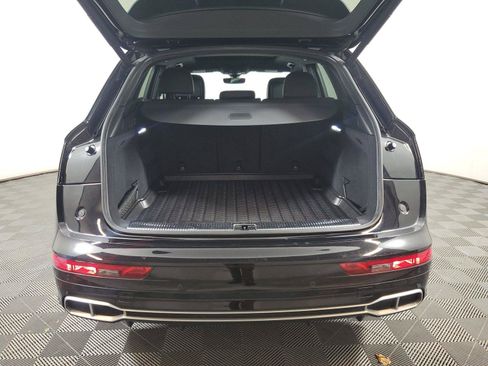 Used 2018 Audi SQ5 Prestige w/ Prestige Package AWD/4WD image 8