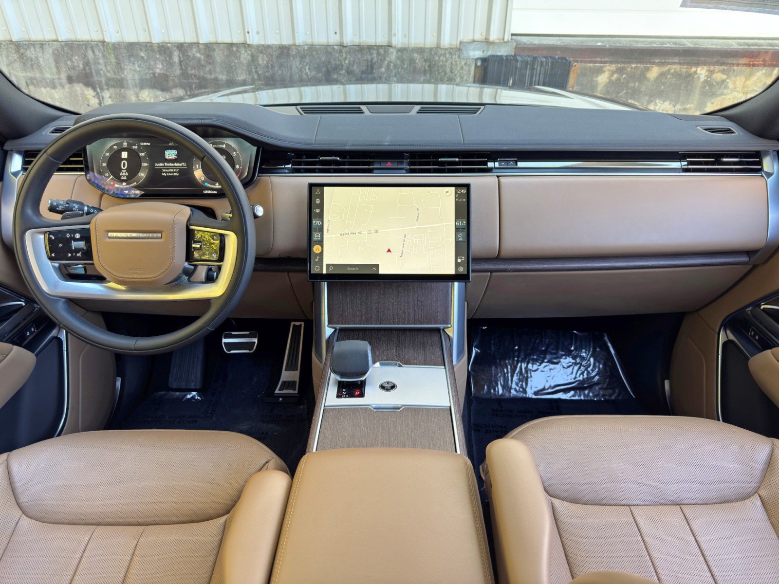 Used 2024 Land Rover Range Rover Long Wheelbase SE AWD/4WD image 13
