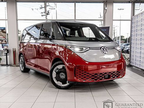 Used 2025 Volkswagen ID. Buzz Pro S RWD image 3