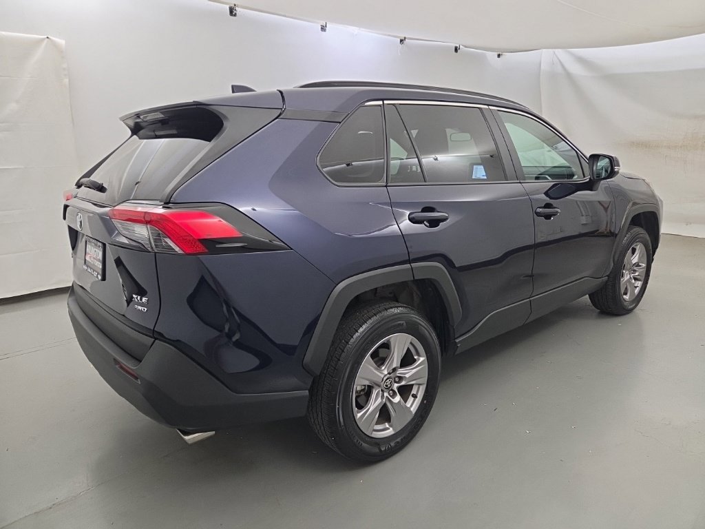 Used 2025 Toyota RAV4 XLE AWD/4WD image 5