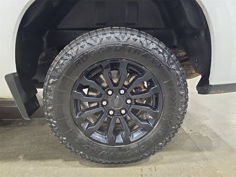 Used 2023 Chevrolet Silverado 1500 LT image 32