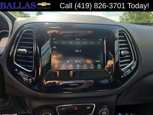 Used 2019 Jeep Compass Latitude FWD image 13
