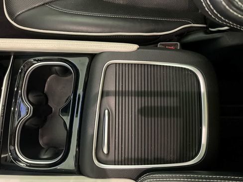 Used 2021 Chrysler Pacifica Limited w/ Uconnect Theater Family Group AWD/4WD image 23