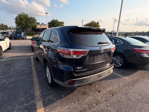 Used 2015 Toyota Highlander LE FWD image 5