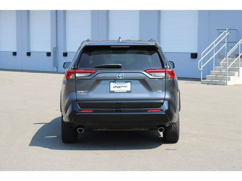 Used 2021 Toyota RAV4 SE w/ Weather & Moonroof Package AWD/4WD image 3