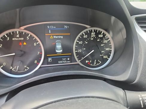 Used 2019 Nissan Sentra SV FWD image 6