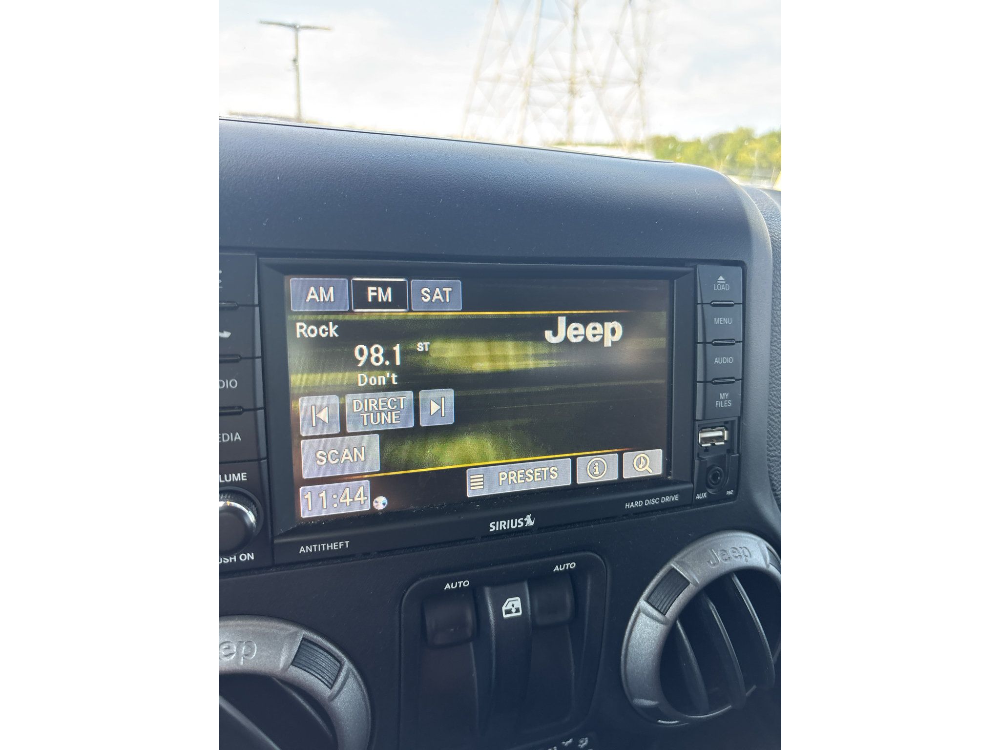 Used 2017 Jeep Wrangler Sport AWD/4WD image 5
