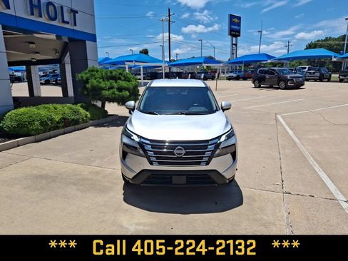Used 2025 Nissan Rogue SV FWD image 6