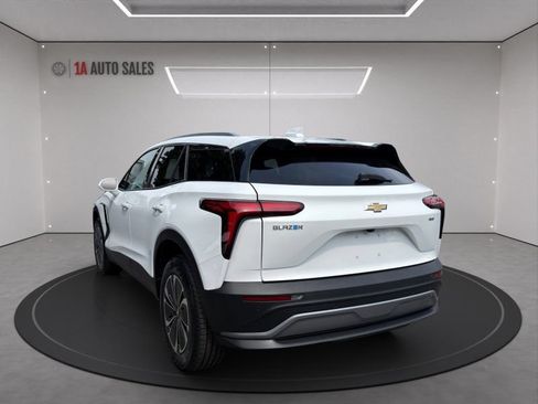 Used 2024 Chevrolet Blazer EV LT AWD/4WD image 3