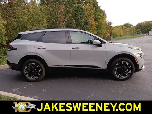 Used 2025 Kia Sportage SX image 11