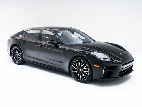 Certified 2026 Porsche Panamera image 7