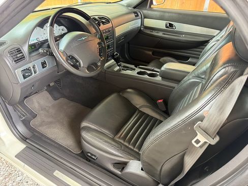 Used 2002 Ford Thunderbird RWD image 2