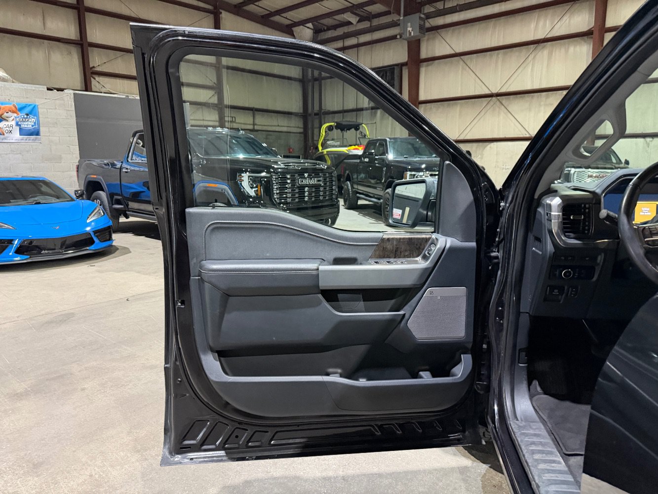 Used 2023 Ford F150 Lariat RWD image 11