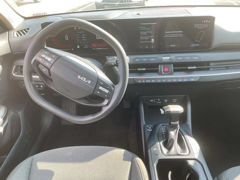 Used 2025 Kia K4 FWD image 11