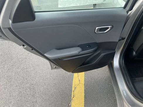 Used 2025 Kia K4 FWD image 28