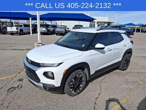 Used 2023 Chevrolet TrailBlazer LT w/ Convenience Package image 2