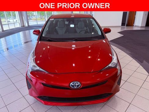 Used 2017 Toyota Prius Two image 2