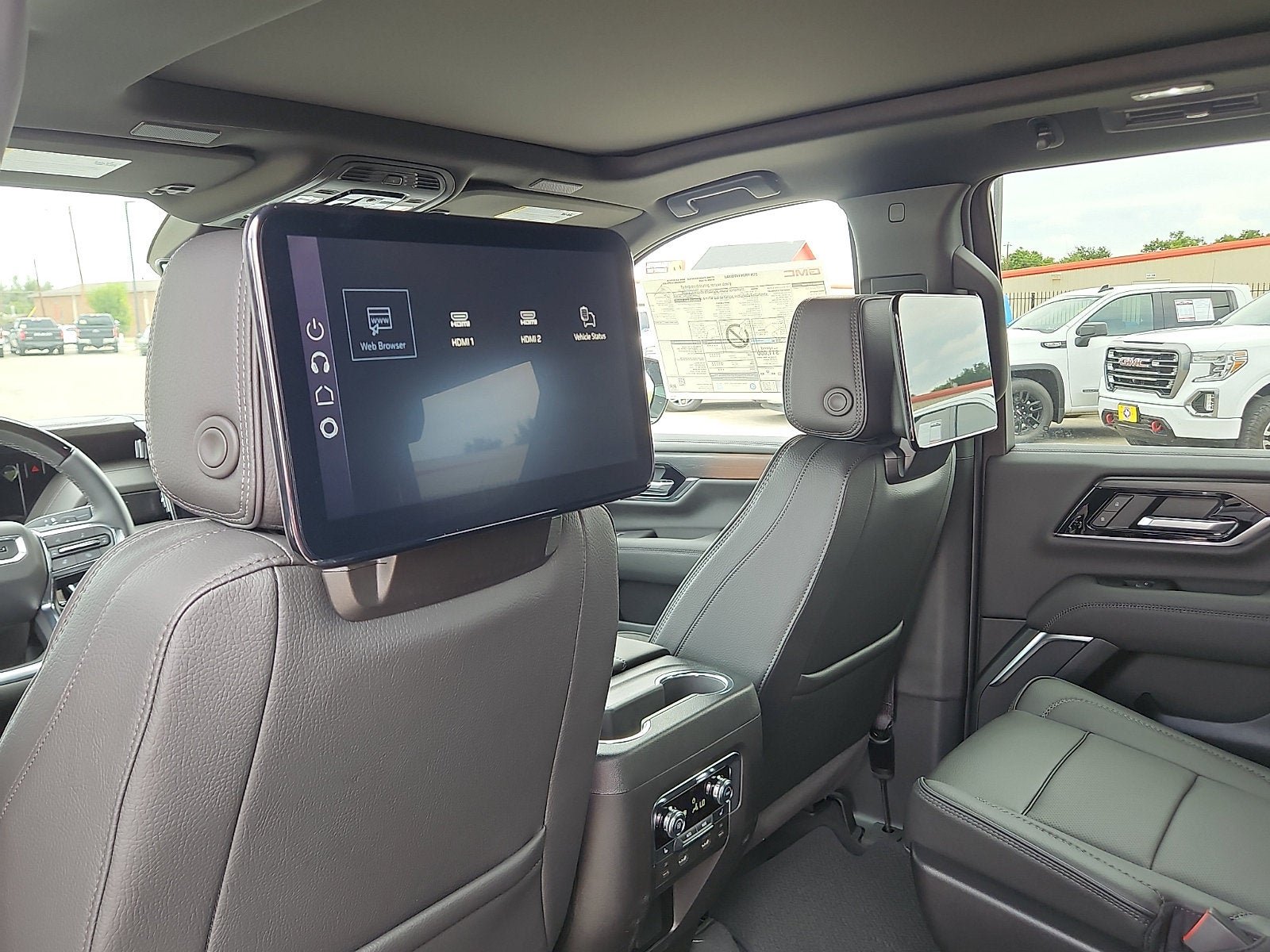 New 2026 GMC Yukon Denali w/ Advanced Technology Package AWD/4WD image 10