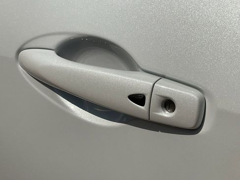 New 2025 Nissan Versa SR w/ Trunk Package image 9