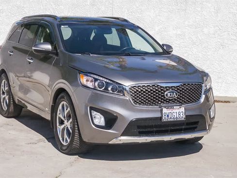 Used 2018 Kia Sorento SX image 3