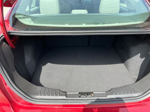 Used 2016 Ford Focus SE w/ SE Cold Weather Package FWD image 19