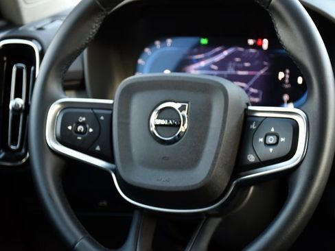 Certified 2025 Volvo XC40 B5 Core image 20