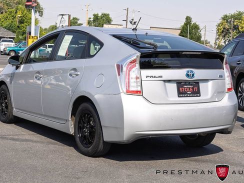 Used 2015 Toyota Prius Two FWD image 13