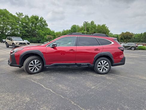 Used 2024 Subaru Outback Premium AWD/4WD image 9