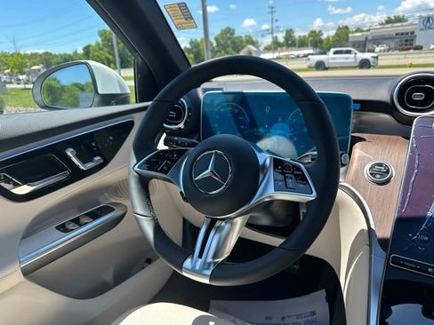 New 2026 Mercedes-Benz GLC 300 4MATIC image 28