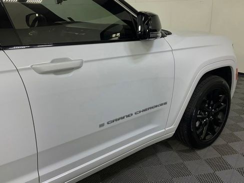 Used 2024 Jeep Grand Cherokee Overland w/ Adv Protech Group III AWD/4WD image 7