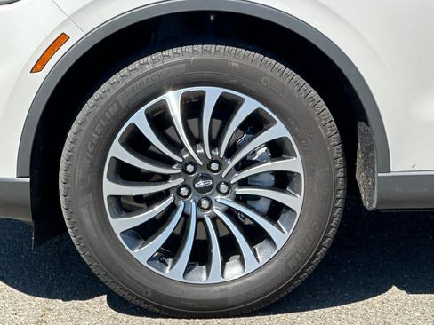 Used 2023 Lincoln Aviator Reserve w/ Elements Package Plus image 27